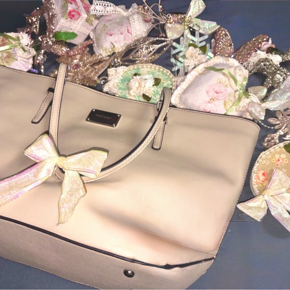 Nine West Original Crème Handbag - Picture 2 of 10